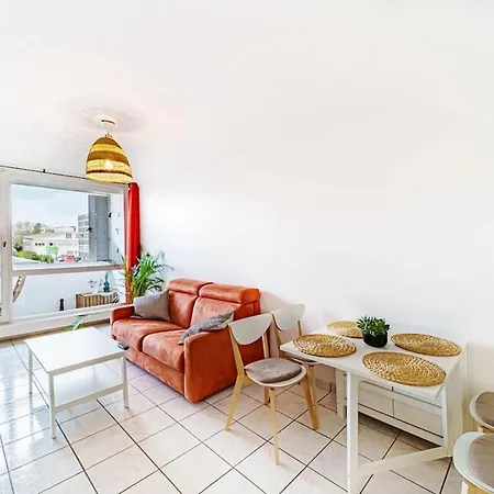Apartment Atypical With Balcony & Interior Stairs