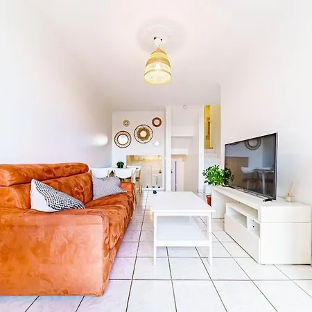Atypical With Balcony & Interior Stairs * Villeurbanne