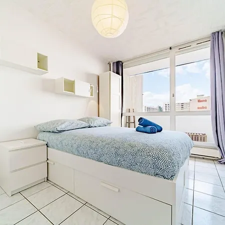 Atypical With Balcony & Interior Stairs Appartamento